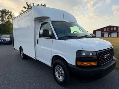 Used 2019 GMC Savana 3500 RWD image 5