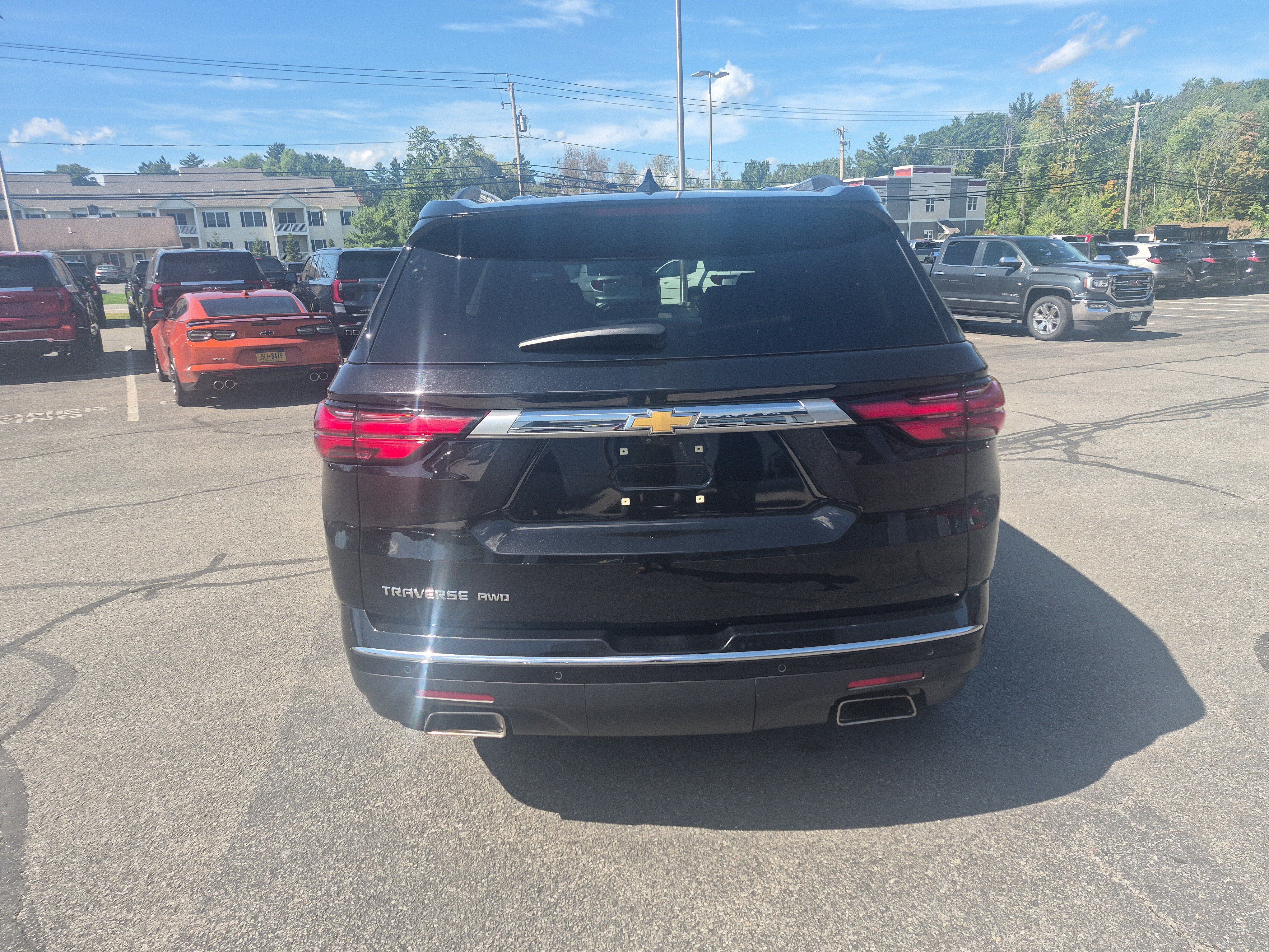 Used 2023 Chevrolet Traverse High Country w/ LPO, Floor Liner Package AWD/4WD image 4
