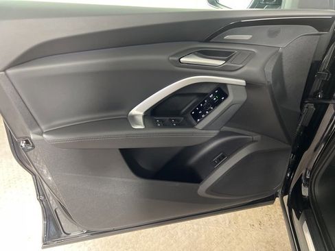 Used 2025 Audi Q5 Premium Plus w/ Premium Plus image 18