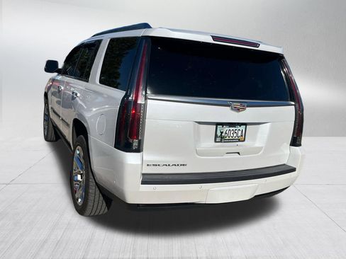 Certified 2018 Cadillac Escalade Platinum AWD/4WD image 4