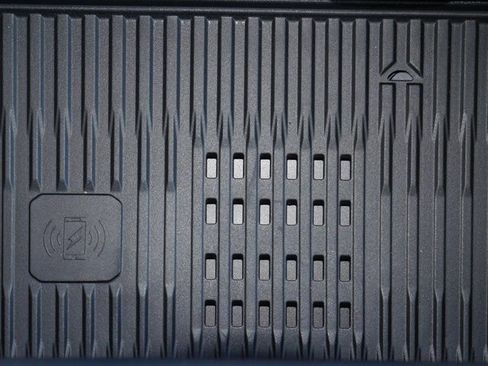 New 2026 Jeep Grand Cherokee Altitude image 4