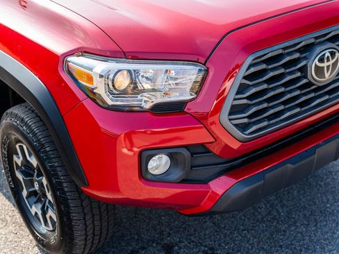 Used 2021 Toyota Tacoma TRD Off-Road AWD/4WD image 10