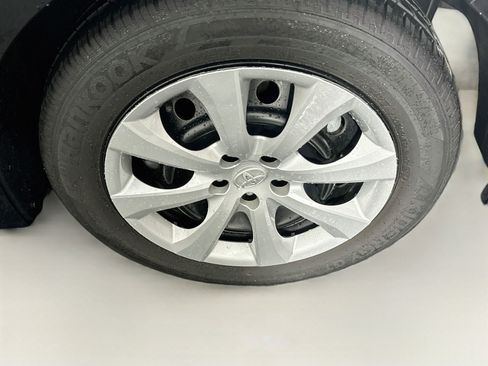 Used 2025 Toyota Corolla LE FWD image 11
