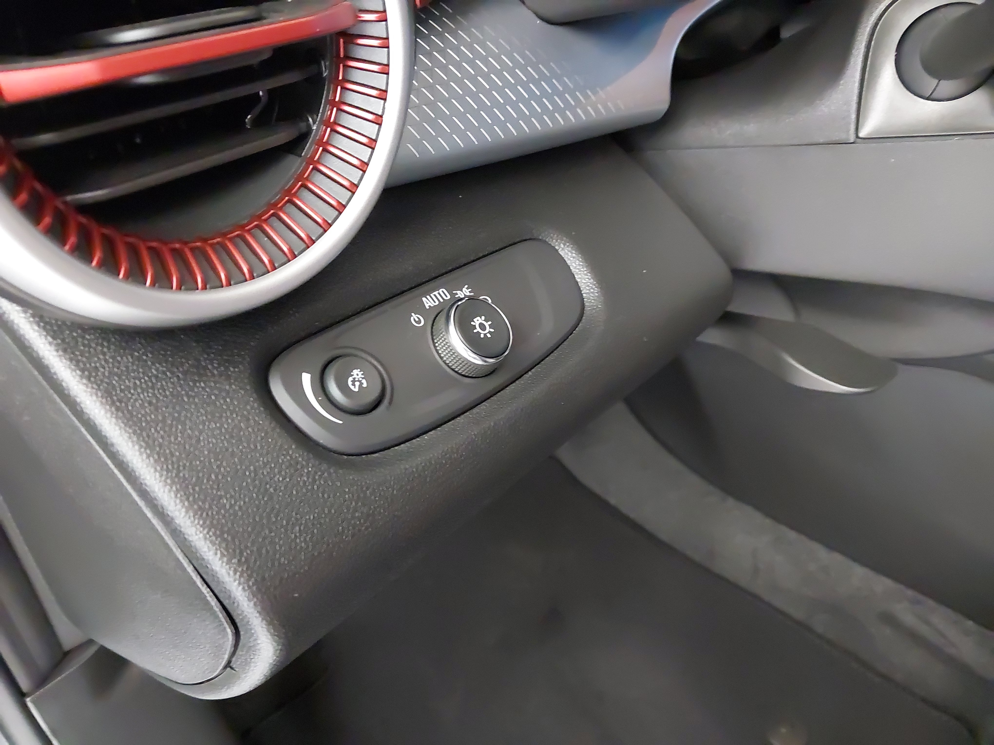 Used 2026 Chevrolet Trax RS w/ Driver Confidence Package FWD image 24