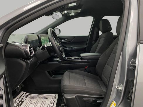 Used 2025 Chevrolet Equinox LT AWD/4WD image 28