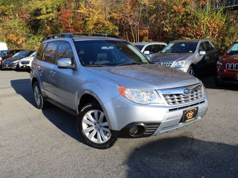 Used 2012 Subaru Forester 2.5X Premium w/ All-Weather Pkg image 4