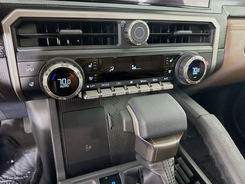 Used 2026 Toyota 4Runner Limited AWD/4WD image 20