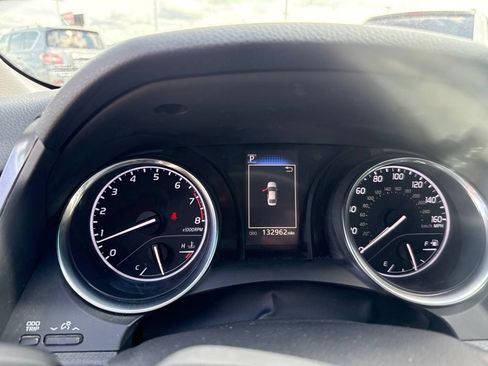 Used 2018 Toyota Camry LE FWD image 14