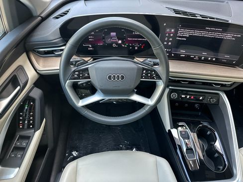 Used 2025 Audi Q5 Premium w/ Convenience Package AWD/4WD image 14
