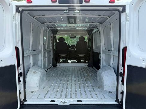 Used 2025 RAM ProMaster 2500 w/ Convenience Group FWD image 7