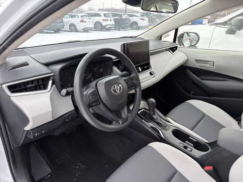 Used 2023 Toyota Corolla LE image 9