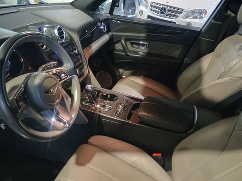 Used 2019 Bentley Bentayga AWD/4WD image 25