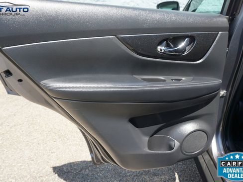 Used 2018 Nissan Rogue S AWD/4WD image 20