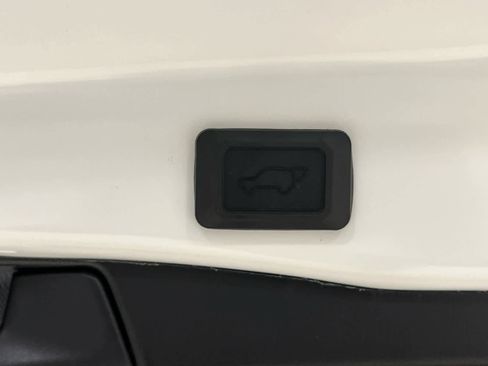 New 2025 Toyota RAV4 XLE w/ Convenience Package image 10