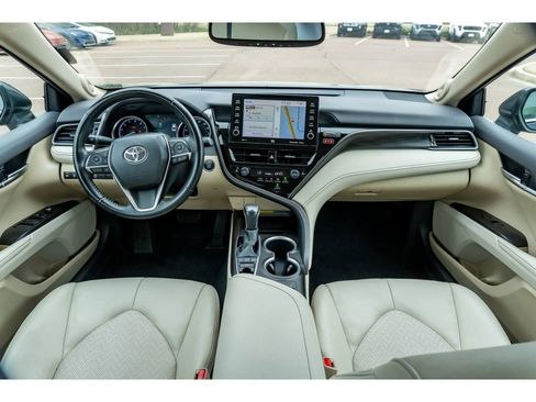 Used 2021 Toyota Camry XLE w/ Navigation Package image 19