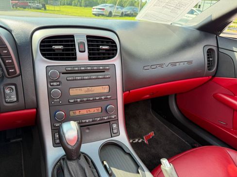 Used 2006 Chevrolet Corvette Convertible w/ Preferred Equipment Group RWD image 39