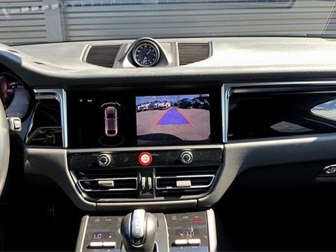 Used 2023 Porsche Macan image 24