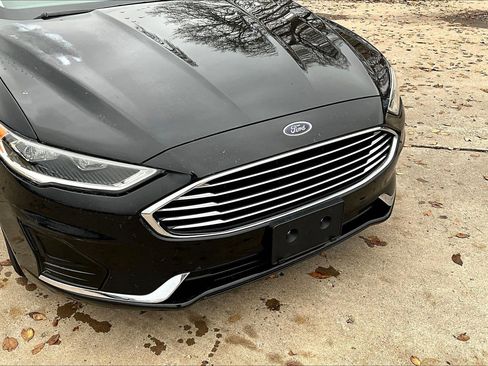 Used 2019 Ford Fusion SEL image 3