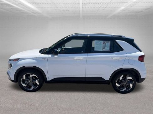 Used 2025 Hyundai Venue Limited FWD image 3