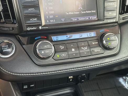 Used 2018 Toyota RAV4 XLE AWD/4WD image 20