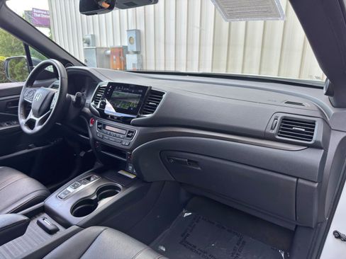 Used 2022 Honda Passport TrailSport image 14