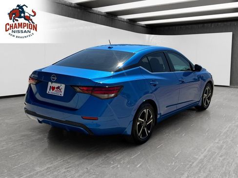 Used 2025 Nissan Sentra SV FWD image 5