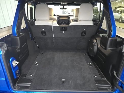 Used 2023 Jeep Wrangler Altitude image 11