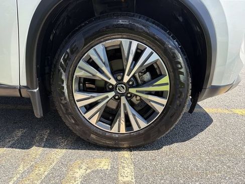 Certified 2023 Nissan Rogue SV w/ SV Premium B Package AWD/4WD image 13