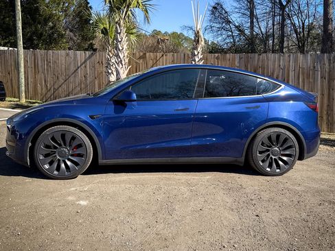 Used 2021 Tesla Model Y Performance image 6