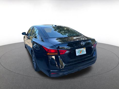 Used 2025 Nissan Altima 2.5 SV image 5