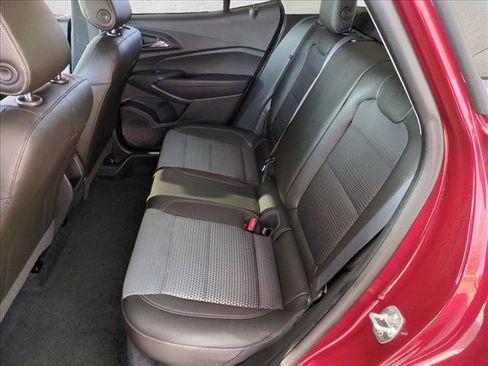 Used 2025 Chevrolet Trax LT image 17