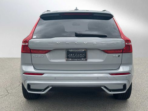 Certified 2025 Volvo XC60 B5 Plus AWD/4WD image 5