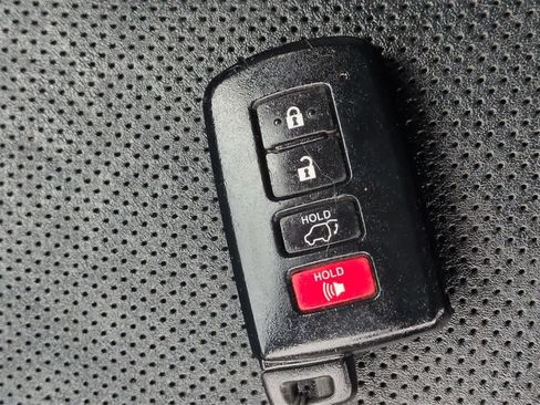 Used 2016 Toyota Highlander Limited Platinum image 37