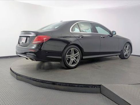 Used 2017 Mercedes-Benz E 300 4MATIC image 8