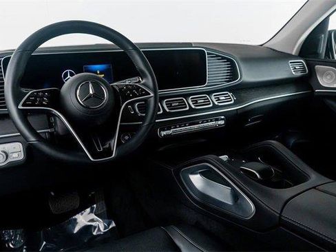 Used 2024 Mercedes-Benz GLE 450 4MATIC w/ Winter Package image 2