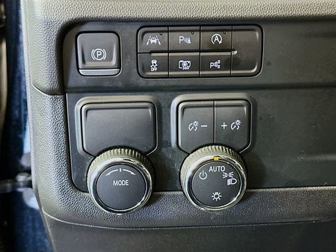 Used 2025 Chevrolet Tahoe LT image 11