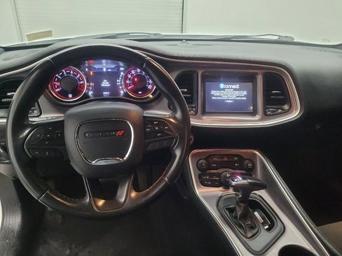Used 2019 Dodge Challenger SXT image 22