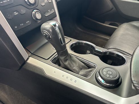 Used 2014 Ford Explorer XLT w/ Equipment Group 202A image 3