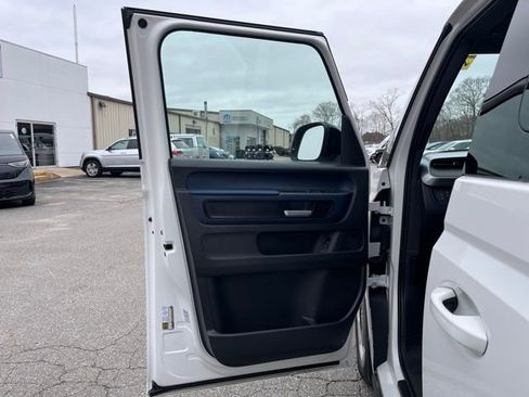 Certified 2025 Volkswagen ID. Buzz Pro S image 34