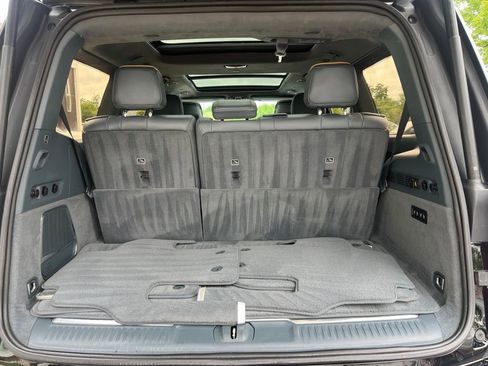 Used 2022 Jeep Grand Wagoneer Series III AWD/4WD image 11