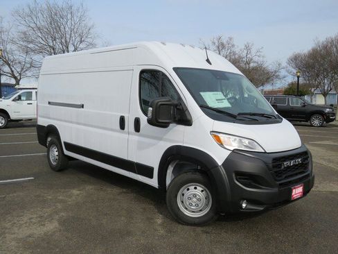 New 2023 RAM ProMaster 2500 w/ Convenience Group FWD image 2