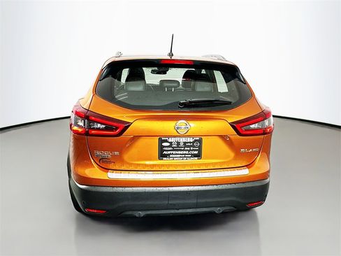 Used 2022 Nissan Rogue Sport SL w/ Premium Package image 6