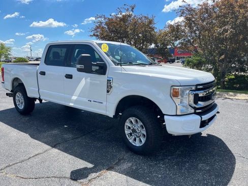 Used 2022 Ford F250 XLT AWD/4WD image 3