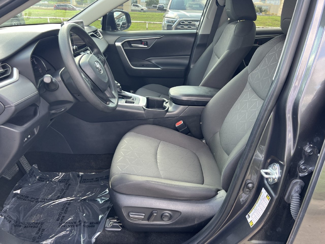 Used 2024 Toyota RAV4 XLE AWD/4WD image 8