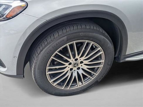Used 2025 Mercedes-Benz GLC 300 4MATIC image 21