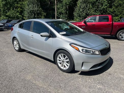 Used 2017 Kia Forte LX w/ LX Popular Package FWD image 11