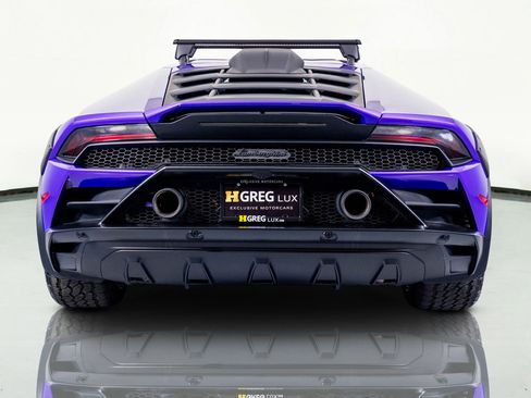 Used 2024 Lamborghini Huracan Sterrato image 16