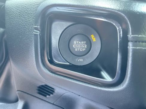 Used 2024 Jeep Wrangler Unlimited Rubicon AWD/4WD image 16