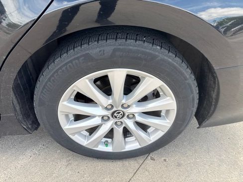 Used 2018 Toyota Camry LE FWD image 12