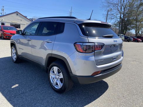 Certified 2022 Jeep Compass Latitude w/ Convenience Group AWD/4WD image 8